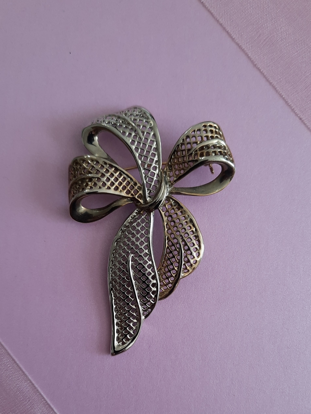 Park Lane Two-tone Bow Brooch Pin